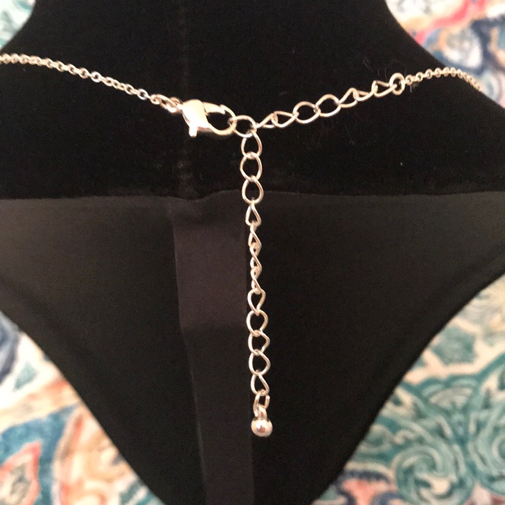 Arrow neckless! - Picture 3 of 3